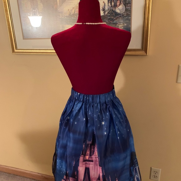 NWOT Disney Cinderella Castle Skirt - Picture 3 of 3